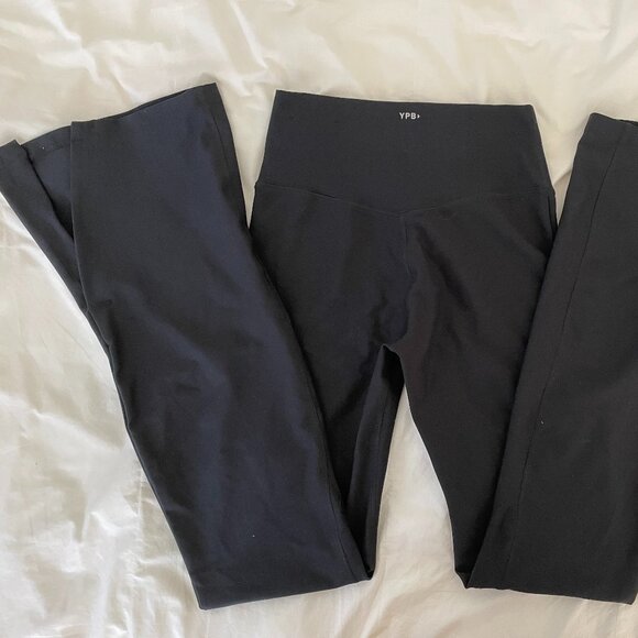 Abercrombie & Fitch YPB Black Flare Leggings in Size Small - Picture 3 of 4